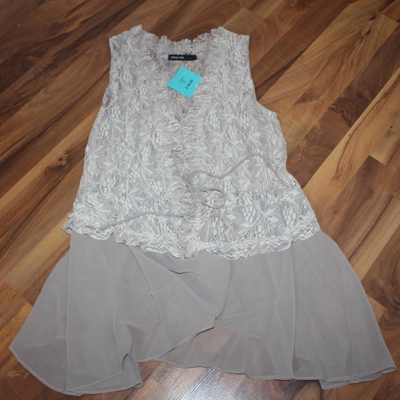 NWT Lace Vest - Picture 3 of 8
